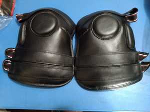 High Quality 100% Real Black Leather Horse Riding Polo Knee Guards with <b>3</b> Straps - Product Image 4