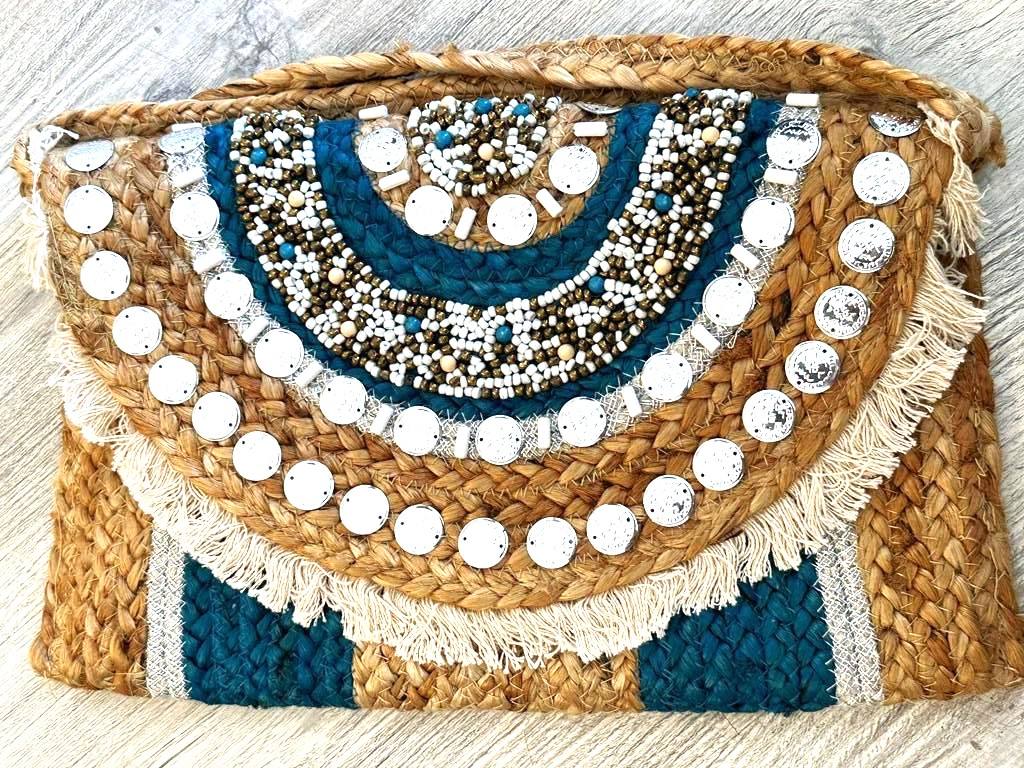 กระเป๋าคลัทช์ทำด้วยมือปอกระเจา