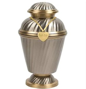 Regent Brass Crémation Funeral Memorial Urnes humaines en cendres pour adultes Sac en velours gratuit - Product Image 2