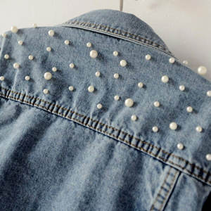 Chaqueta vaquera 100% personalizada de gran tamaño para mujer, chaqueta vaquera de manga larga con cuello levantado y perlas bordadas, chaqueta vaquera a prueba de viento - Product Image 5