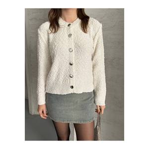 Cardigan lavorato a maglia da donna con bottoni - Product Image 1