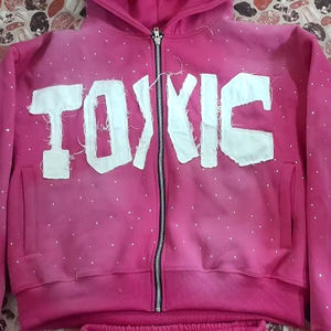 Ensemble de survêtement vintage 2 pièces personnalisé avec logo, 100 % coton molletonné épais, sweat à capuche zippé et pantalon évasé, entièrement orné de strass pour homme - Product Image 1