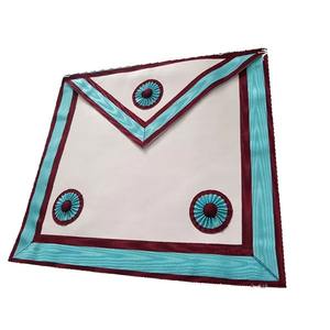 ผ้ากันเปื้อนเครื่องราชกกุธภัณฑ์สำหรับปลอกคอสัตว์เลี้ยงผลิตจากอัญมณี - Product Image 5