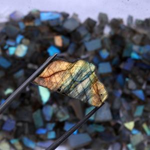 Ganesha — labradorite, diamants rugueux, diffuseur de cristal, images en pierre brute, cabochons en pierre précieuse - Product Image 3