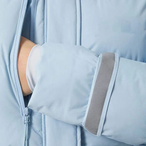 Parka matelassée pour femme Adore de Baby Troop, design unique, avec capuche réglable et rembourrage matelassé, veste d'hiver en duvet pour femme - Product Image 2