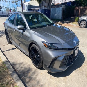Toyota Camry SE 2025 d'occasion en excellent état - Product Image 1