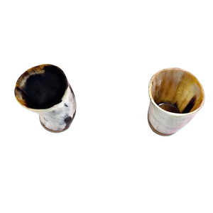 Auténtico Cuerno Vikingo Medieval para Beber, Tallado a Mano en Cuerno Natural de Vaca, con Tapa Ecológica y Base de Madera, Estilo Animal, MULTICOLOR - Product Image 4