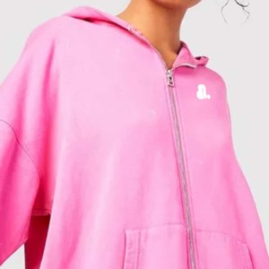 เสื้อฮู้ดดี้สปอร์ตแบบซิป 2 in 1 สำหรับผู้หญิง ผ้าฝ้าย 100% คุณภาพสูง สไตล์วินเทจ ล้างสีแบบแอซิด พิมพ์ลาย ระบายอากาศได้ดี เหมาะสำหรับฤดูหนาว - Product Image 4