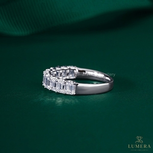 Anillo de diamante cultivado en laboratorio personalizado OEM, certificado IGI, corte esmeralda, oro de 9K a 18K, joyería de compromiso y boda para mujer, exportador. - Product Image 2