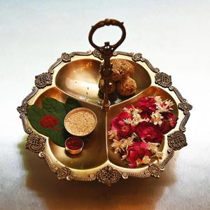 Support de service pour fruits secs et amandes Bol à 3 compartiments avec poignée Pièce maîtresse en métal antique doré Bol de service aux noix - Product Image 2