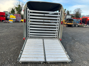 Remolque ganadero de tres ejes de 14 pies de alta resistencia para el transporte de ganado vacuno, ovino, porcino, alpacas y otros animales. - Product Image 6
