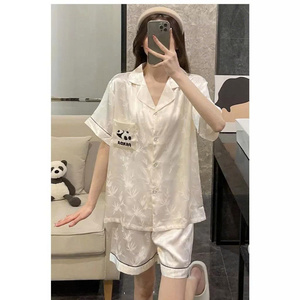 [COSTURA DE FÁBRICA] PW102 Conjunto de pijama de satén para mujer con lindo diseño de bolsillo de Panda Top de manga corta con botones y pantalones cortos a juego - Product Image 3