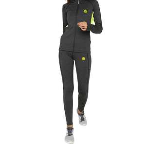 Chándal ligero con capucha para mujer de tendencia superior con logotipo personalizado transpirable disponible en diferentes tamaños y colores para el invierno - Product Image 1