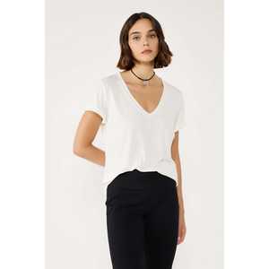 เสื้อยืดคอวีพับได้ 100% โพลีเอสเตอร์ - Product Image 1