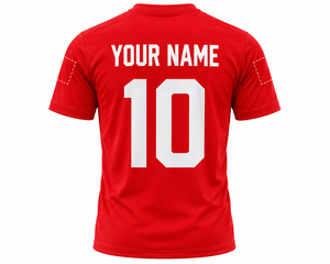 เสื้อฟุตบอลสั่งทำสีแดง พิมพ์ลายแบบซับลิเมชั่น ชื่อทีม หมายเลข 100% โพลีเอสเตอร์ แห้งเร็ว ขายส่ง ชุดฟุตบอลแบบ OEM - Product Image 1