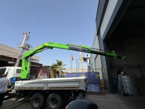 Grúas de camión de pluma plegable hidráulica de alta calidad, rodamiento de engranajes de bomba para obras de construcción, camión montado en grúa de pluma articulada - Product Image 3