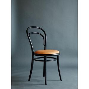 Chaises en fer forgé artisanales vintage avec des finitions lisses et des structures légères pour des besoins d'assise polyvalents - Product Image 2