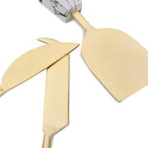 Ensemble de spatules à fromage de mariage de 3 en acier inoxydable au design élégant, parfaites pour les événements à la maison et les accessoires de cuisine - Product Image 2