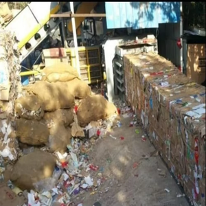 เครื่องอัดก้อนกระดาษแข็งระบบไฮดรอลิกอัตโนมัติเครื่องอัดก้อนกระดาษเสีย - Product Image 2