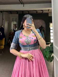 Ensemble Lehenga Choli Navratri en coton rose tenue festive Gota Patti Chaniya Choli tenue imprimée indienne Garba porter pour les fêtes - Product Image 4