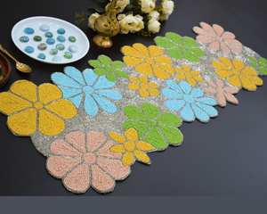 Camino de mesa con cuentas multicolor floral hecho a mano elegante decoración de mesa de comedor para Halloween - Product Image 1