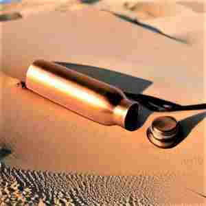 Bouteille d'eau artisanale en cuivre antique Verres pour enfants de haute qualité Vente chaude en Inde - Product Image 1