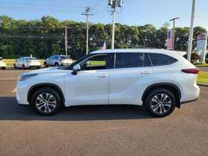 Highlander XLE AWD 2024, Motor de Aspiración Natural, Volante a la Derecha, Asientos de Cuero, Bajo Kilometraje, SUV Automático, Techo Solar Panorámico - Product Image 2