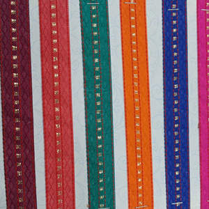 Elegantes rollos de ribete de encaje satinado para unidades de disfraces Pedidos de exportación Boutique Sastrería Cantidades a granel listas para enviar - Product Image 1