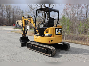 Miniexcavadora Caterpillar 303.5E2 CR Usada con Horas Bajas Excelente Estado - Product Image 3