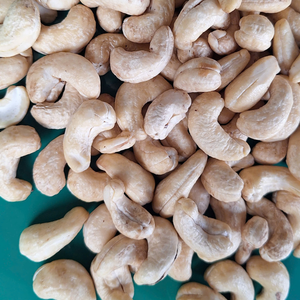Vietnam Trusted Supplier Cashew W320 Cashew <b>Nuts</b> Exported To Us, Eu, Middle East From Santigo - Product Image 1