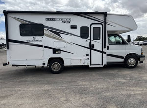 Low Price Coachmen Freelander 21QSS compact versatile Class C motorhome RVs For Sale - Product Image 5