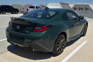 Toyota GR86 Edición Hakone 2025 Usado Premium ~1,100 Millas, Transmisión Manual de 6 Velocidades - Product Image 2