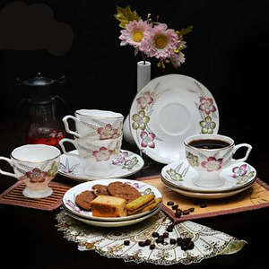 Tasse et soucoupe à thé classique - Product Image 3