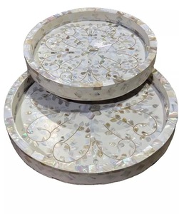 Plateau en incrustation de nacre fabriqué à la main avec base en bois, parfait pour les cadeaux du Ramadan de style golfe, la maison et la décoration de la cuisine - Product Image 2