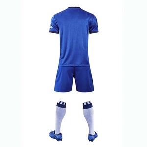 Venta al por mayor 100% poliéster barato fútbol Jersey Kit personalizado hombres fútbol uniforme ropa deportiva conjunto transpirable fútbol uniforme con logotipo - Product Image 4