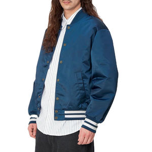 Blouson d'aviateur en satin bleu unisexe, style baseball universitaire classique, vêtements d'extérieur légers et brillants avec poignets et ourlet côtelés rayés - Product Image 4