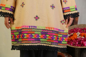 2025 cómodas etiquetas personalizadas de alta calidad Kurtis de mujer al por mayor trajes paquistaníes para mujer bordado Gharara Kurti trajes OEM - Product Image 5