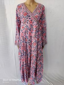 Robes maxi à col en V personnalisées les plus vendues pour les femmes décontractées manches courtes/longues avec taille libre ensembles classiques - Product Image 3