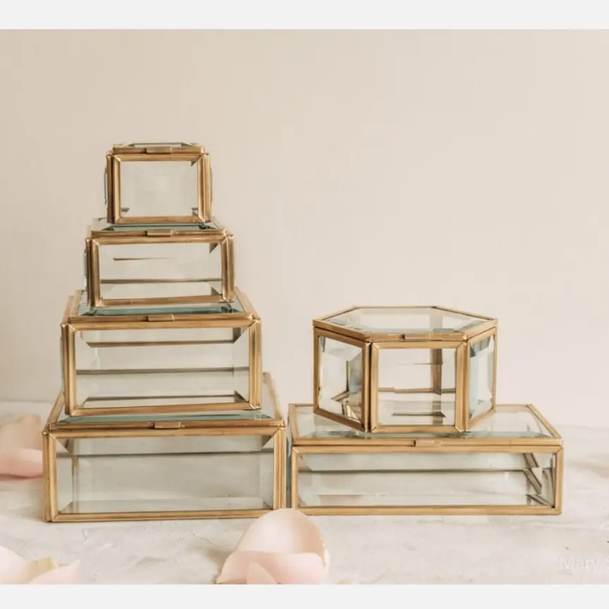装飾真鍮フレーム面取りガラスボックス異なる形状卸売価格ジュエリー収納ボックス