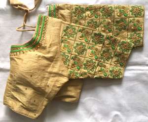 Blusa De Diseñador Con Hilo Y Trabajo Hecho A Mano Pesado - Product Image 1