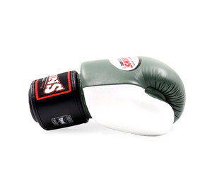 Guantes de boxeo de cuero Twins con logotipo personalizado de la mejor calidad en diferentes colores con correas ajustables de gancho y bucle para kick boxing - Product Image 2