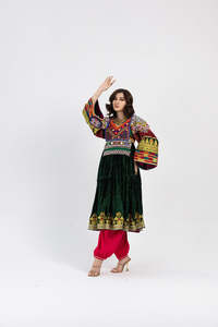 Disponible dans toutes les couleurs et conceptions possibles robe kuchi respirante meilleure qualité coton tissu afghan Kuchi broderie robe - Product Image 5