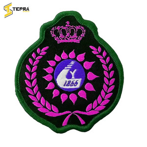 Ropa deportiva de gran tamaño de alta calidad con nuevo diseño personalizado, logotipo de PVC, parches bordados de tela para planchar para uso de sombreros - Product Image 4