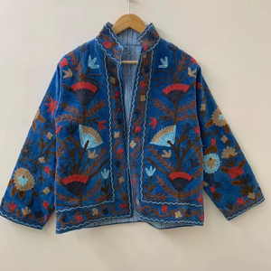 Veste brodée à la main en velours Suzani Vêtements pour femmes Manteau Suzani Broderie Veste courte en coton pour femmes - Product Image 1