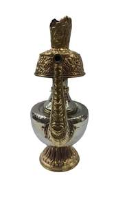 Surahi de latón decorativo para espacios de hotel y oficina - Product Image 2