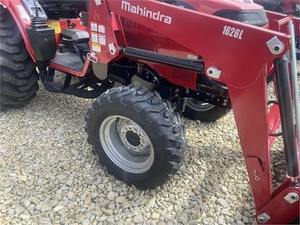 2023 Mahindra 1626 4WD tracteur à roues composants de base inclus pompe à moteur boîte de vitesses - Product Image 5