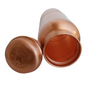 Botella de agua de cobre martillada hecha a mano para yoga, fitness y bienestar Ayurvédico, estilo de vida con beneficios de desintoxicación - Product Image 4