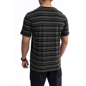 Venta al por mayor de dos tonos de rayas horizontales Camiseta de cuello redondeado de gran tamaño para hombre Tops - Product Image 4