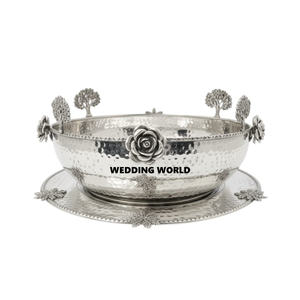 Bol à chocolat en métal martelé avec motif de lune et d'étoile, forme ronde, décoration de table, bol à chocolat de luxe pour le Ramadan - Product Image 4