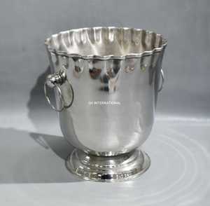 Enfriador de vino y cerveza de acero inoxidable brillante Premium moderno para bares de lujo y bañeras de bebidas de fiesta para Hospita - Product Image 3